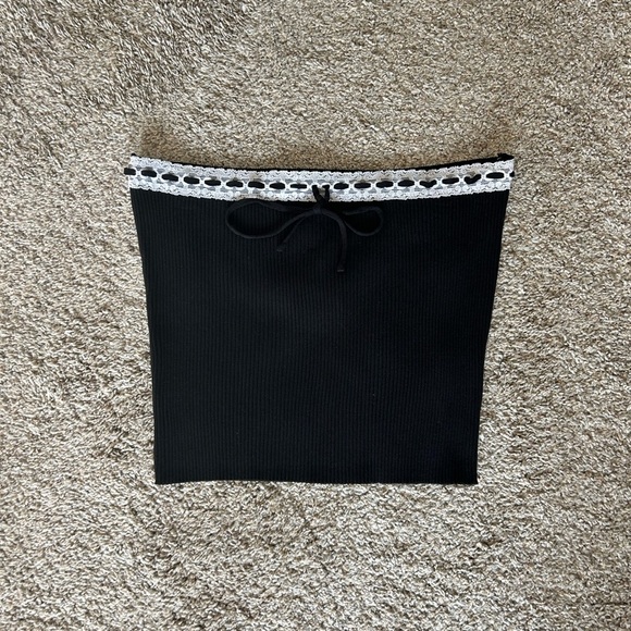 Pretty Garbage NWOT Ribbed Knit Tube Top With Lace Bow Detail - Picture 3 of 4